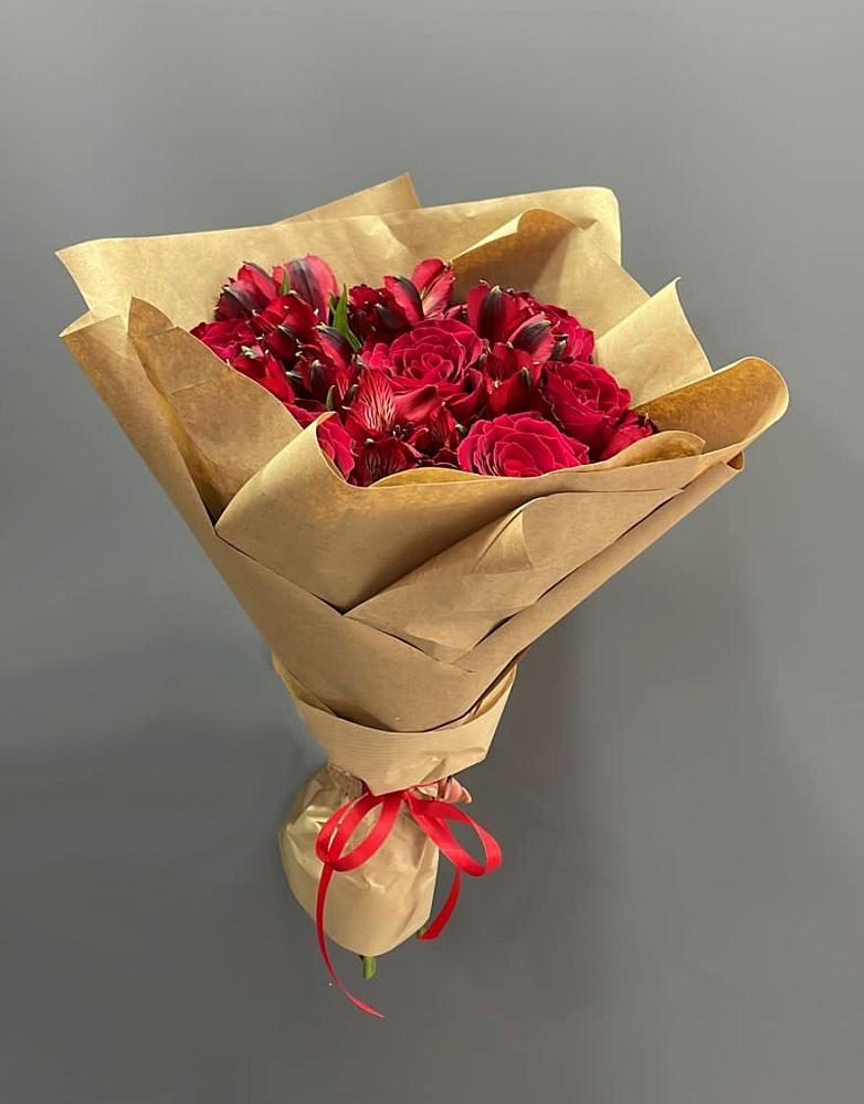 Букет цветов из: Альстромерии и Розы в Стародеревянковской