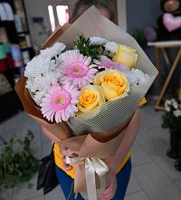 Букет цветов из:  Герберы, Розы и Хризантемы в Стародеревянковской