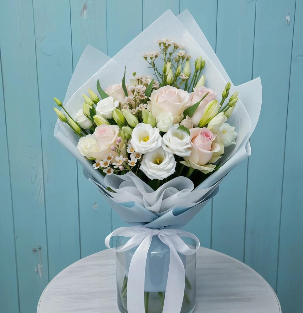 Букет цветов из: Розы и Лизиантусы в Стародеревянковской