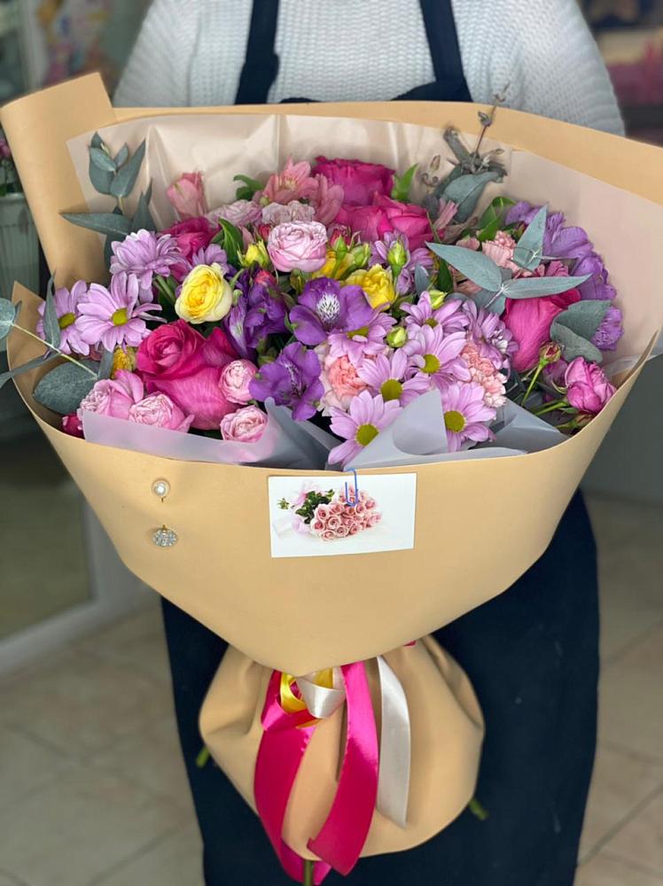 Букет цветов из: Хризантемы, Гвоздики и Альстромерии в Стародеревянковской