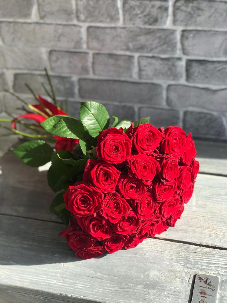 Букет Красные розы Фридом в Стародеревянковской