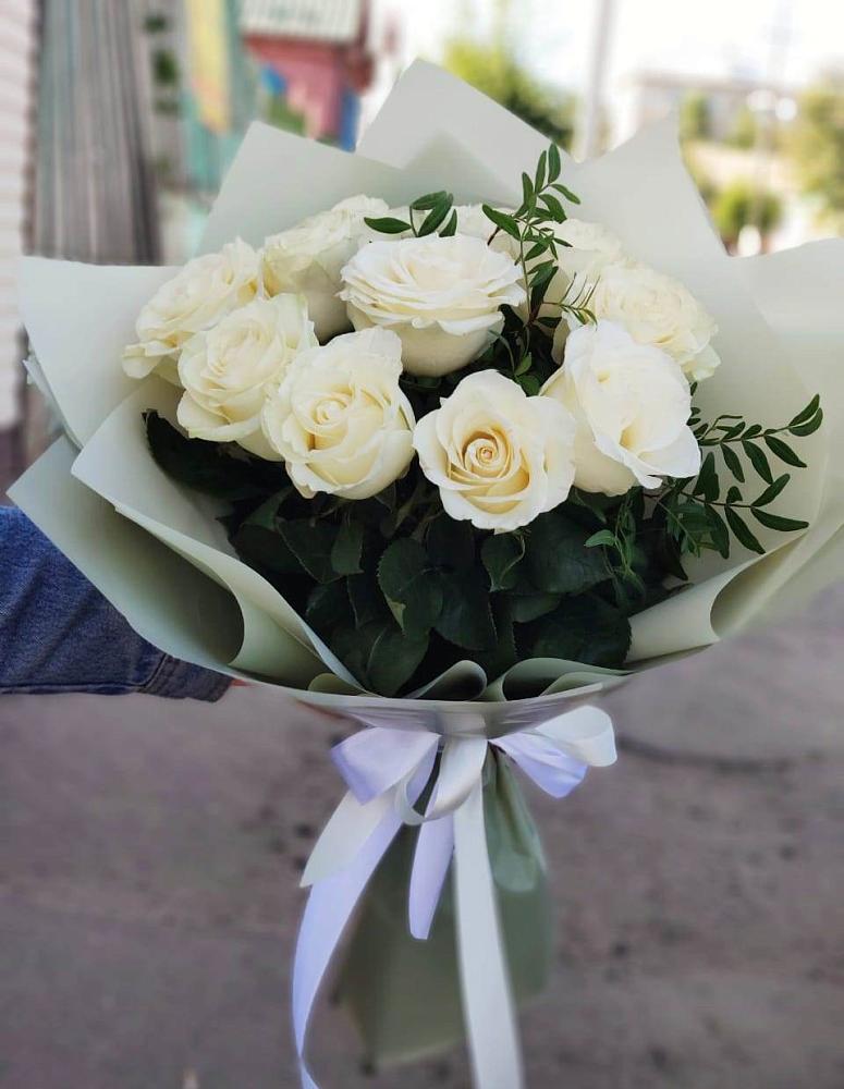 Букет Белые розы Проуд в Стародеревянковской