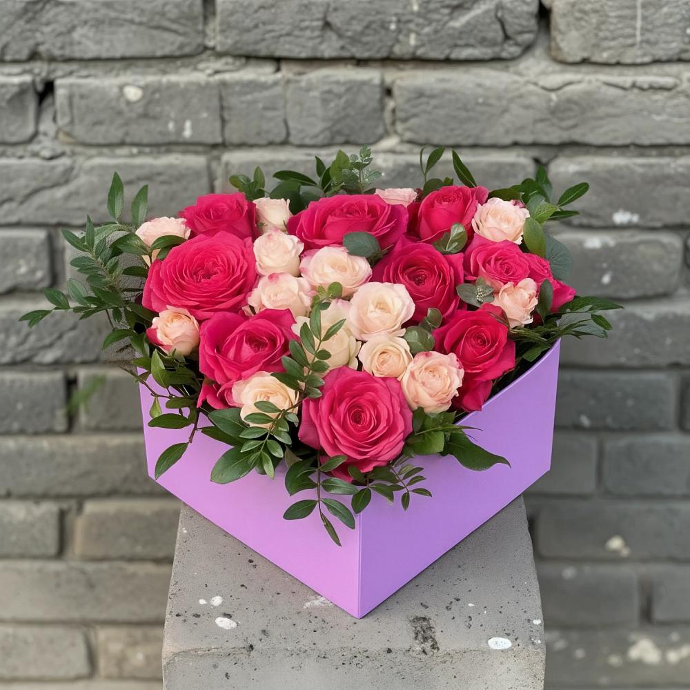Цветочная композиция из Розы в коробке в Стародеревянковской
