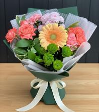 Букет цветов из:  Гвоздики, Розы, Герберы и Хризантемы в Стародеревянковской