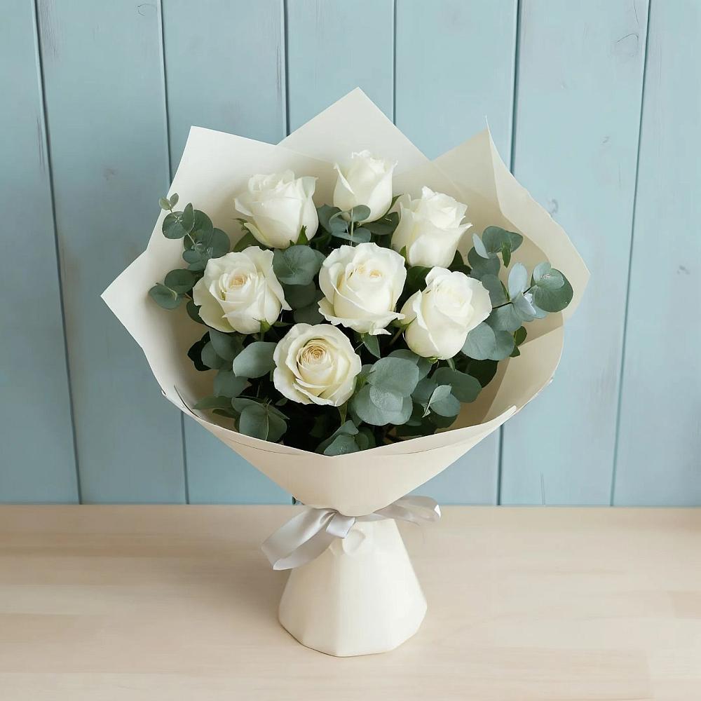 Букет Белые розы в Эвкалипте в Стародеревянковской