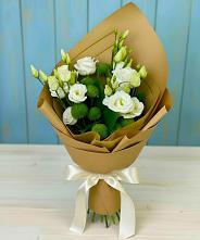 Букет цветов из:  Хризантемы и Лизиантусы в Стародеревянковской