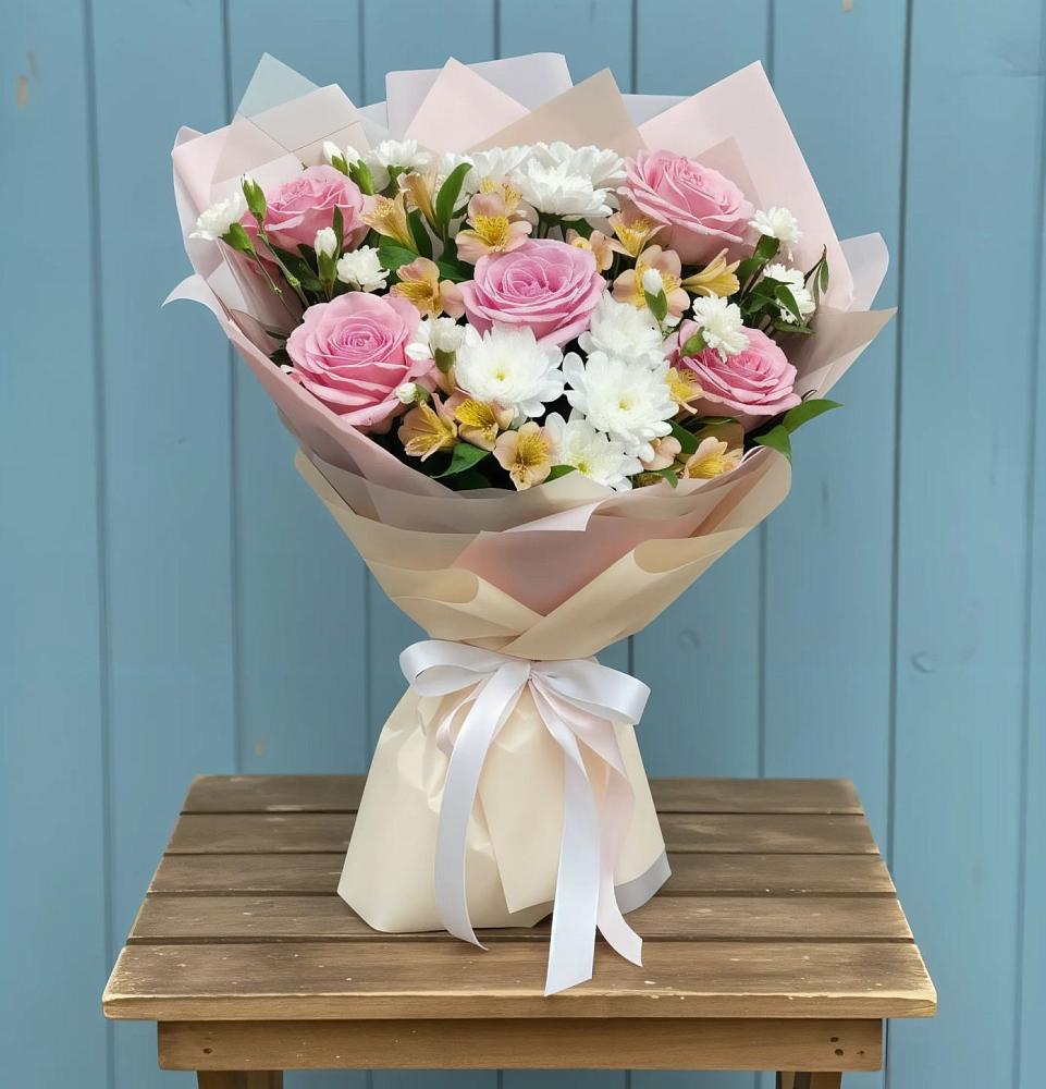 Букет цветов из: Гвоздики, Орхидеи и Розы в Стародеревянковской