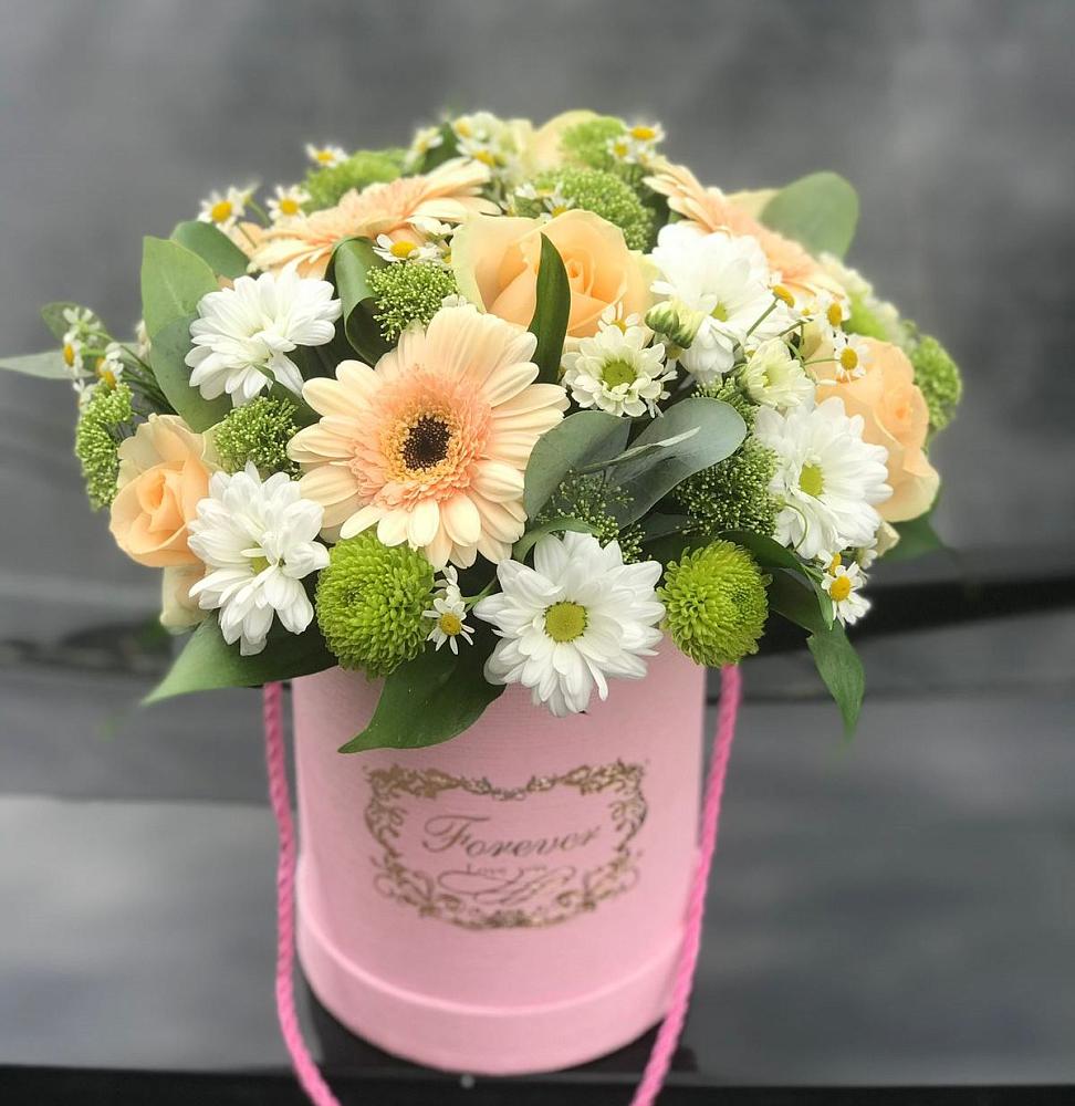 Цветочная композиция из Розы, Герберы и Хризантемы в шляпной коробке в Стародеревянковской