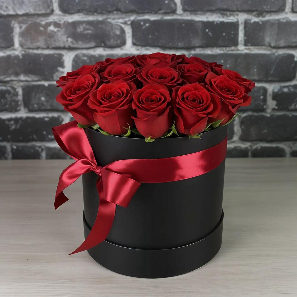 Цветочная композиция из Розы в шляпной коробке в Стародеревянковской