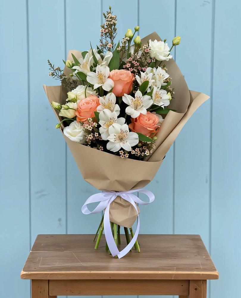 Букет цветов из: Альстромерии, Лизиантусы, Розы и Хризантемы в Стародеревянковской