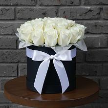 Цветочная композиция из Розы в шляпной коробке в Стародеревянковской